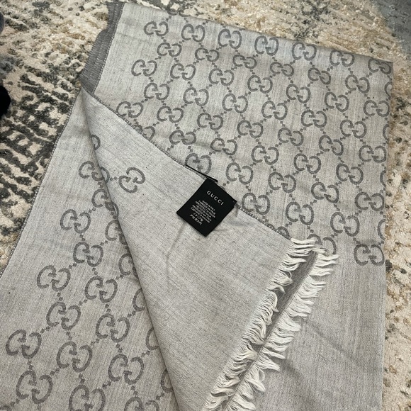 Gucci Scarf - Grey (sold) - Picture 1 of 3